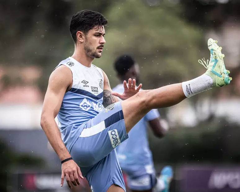 Basso destaca força mental do Santos para superar goleada e projeta clássico: “Queremos os três pontos”