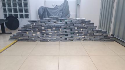 Homem é preso transportando mais de 90 tabletes de cocaína