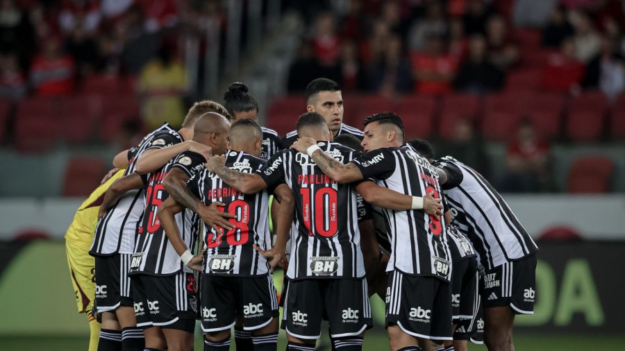 Atlético-MG sofre, mas arranca empate do CRB no primeiro jogo das oitavas de final da Copa do Brasil