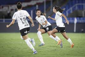 Corinthians vence Palmeiras na final e vira recordista de títulos da Libertadores feminina