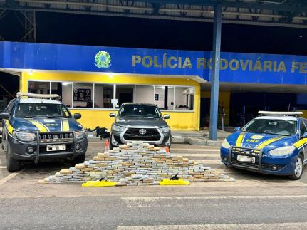 TENTARAM FUGIR: Policiais civis são presos com 200 kg de drogas na fronteira