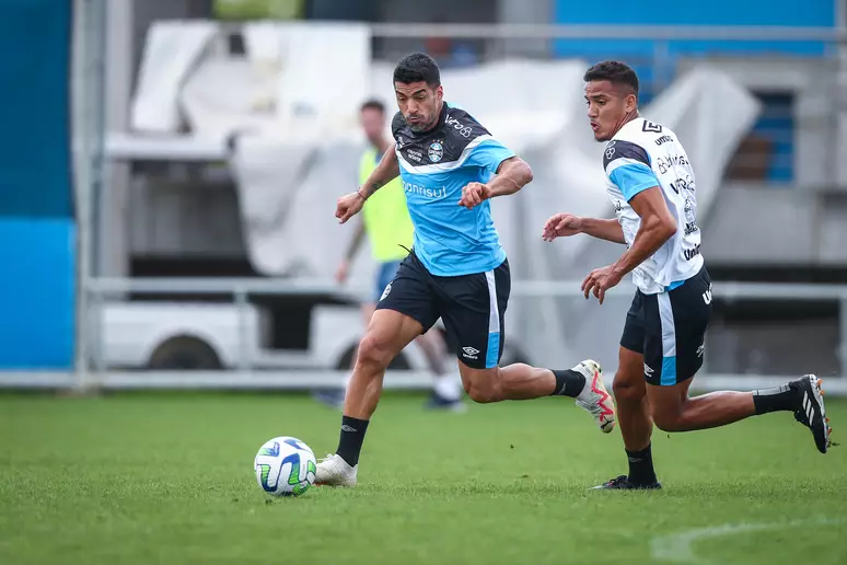 Com retorno de Suárez aos gramados, Grêmio treina de olho em partida diante do Atlético-MG pelo Brasileiro