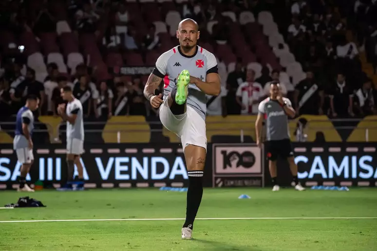 Maicon diz que Vasco fez “jogo perfeito” contra o Botafogo e exalta elenco: “Nunca abaixamos a cabeça”