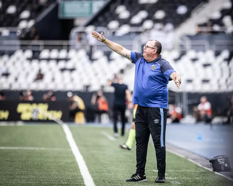 Técnico do Santos garante Dodô contra o Fluminense, mas prega cautela com Rincón