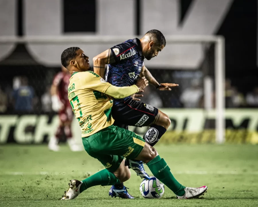 Técnico do Santos justifica saída de Soteldo contra o Cuiabá e nega atrito: “Ele quer jogar”