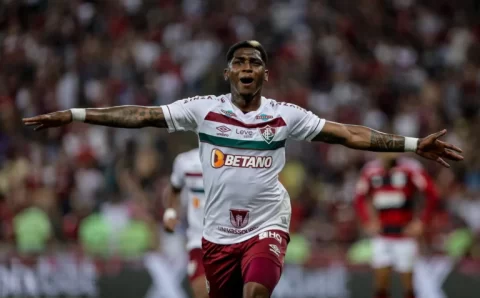 Yony González comemora primeiro gol após retorno ao Fluminense: “Voltei para ajudar”