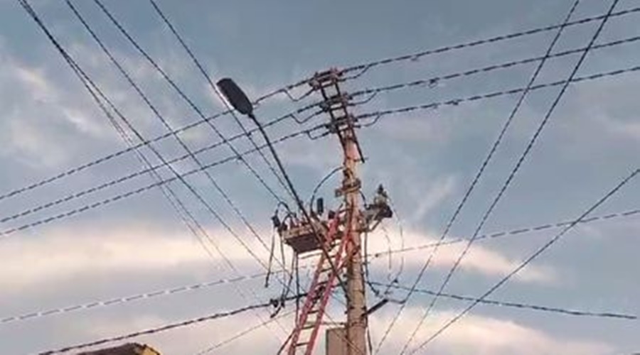 DE UNIFORME: Homem finge ser funcionário da Enel para roubar cabos de energia, leva choque e morre