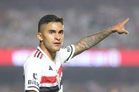 Nestor sofre lesão ligamentar no joelho e não atua mais pelo São Paulo em 2023