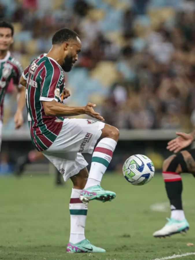 Após três jogos seguidos, Samuel Xavier pode reforçar Fluminense contra o Grêmio