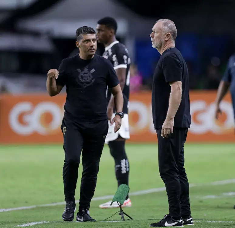 Mano Menezes descarta “férias” para começar planejamento do Corinthians: “Hora de acelerar o processo”