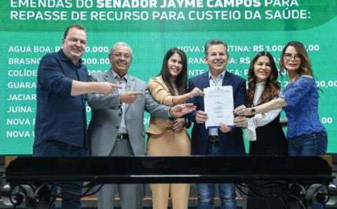 MT.  INVESTINDO NOS MUNICÍPIOS.   Governo assina convênios para construção de escolas e feiras; parceria com senador garante recursos para saúde