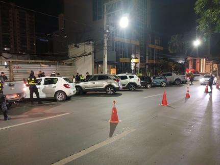 Operação Lei Seca prende 14 motoristas bêbados em avenida de Cuiabá