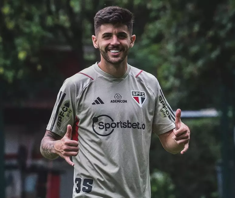 Casares admite que São Paulo deve vender Beraldo se receber uma oferta “irrecusável”