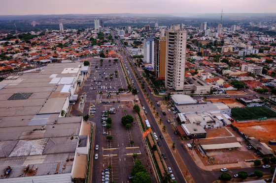 MT:   PIB PER CAPITA:   MT tem 17 municípios na lista dos 100 maiores do Brasil