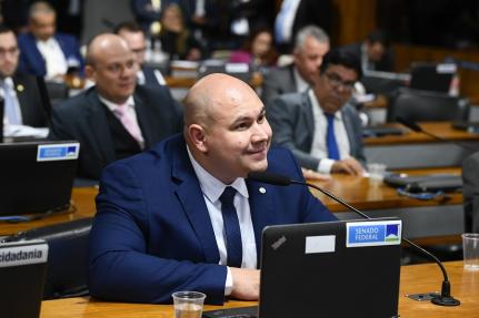 MT:   PARLAMENTAR NEGA:   Professores da UFMT defendem colega e acusam deputado de perseguição