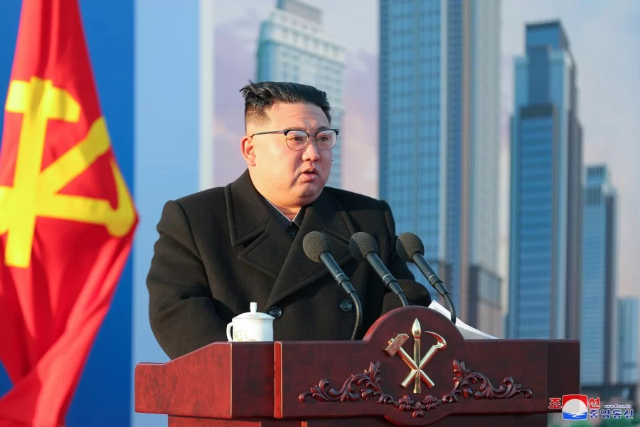 Kim Jong-un ordena preparação militar e diz que guerra é inevitável