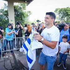 Suárez agradece carinho dos torcedores brasileiros em sua passagem pelo Grêmio: “Obrigado por olhar além da camisa