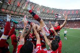 Após encerrar carreira como lateral, Filipe Luís sonha em ser técnico do Flamengo