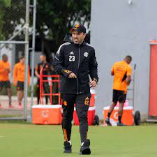 Internacional faz último treino antes de enfrentar o Botafogo pelo Brasileirão