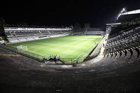 Torcida do Santos ‘banha’ Vila com sal grosso antes de decisão contra o Fortaleza; confira