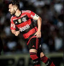 Renovação de contrato do meia Everton Ribeiro segue indefinida no Flamengo