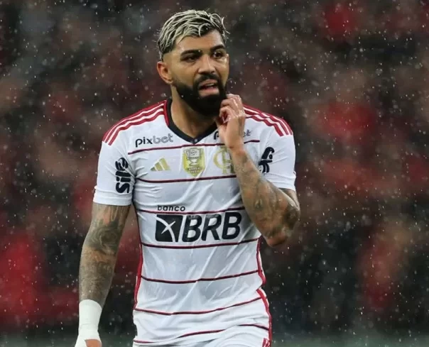 Gabigol viaja com delegação do Flamengo e está livre para jogar contra o Criciúma