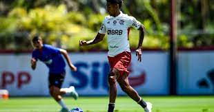 Bruno Henrique confirma renovação de contrato com o Flamengo