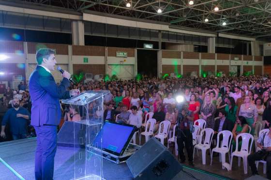 MT:   QUADRIÊNIO:   Seduc dá posse a 2,5 mil novos gestores escolares para atuarem nas 647 escolas de Mato Grosso