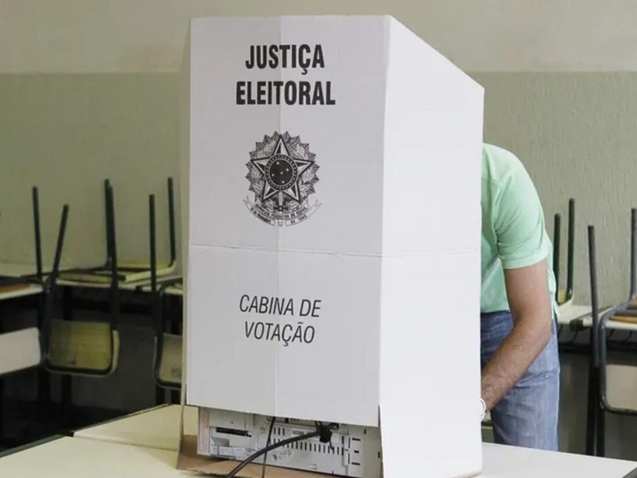 MT:   Juíza vê “direito subjetivo” e absolve eleitor de Mato Grosso que filmou seu voto durante eleição de 2022