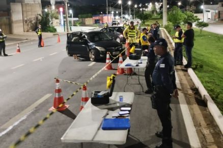 Polícia prende 7 motoristas bêbados na Avenida das Torres