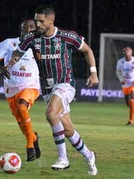 Renato Augusto fala sobre estreia e elogia elenco do Fluminense