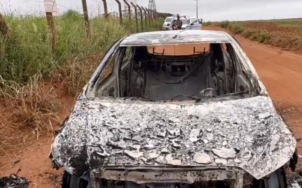 MANHÃ DE SÁBADO: Corpo carbonizado é encontrado dentro de carro em Sorriso