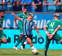 Grêmio bate Juventude e assume a liderança do Gauchão