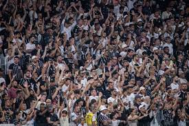 Torcida do Corinthians cobra elenco por vitória na Copa do Brasil: “É guerra”