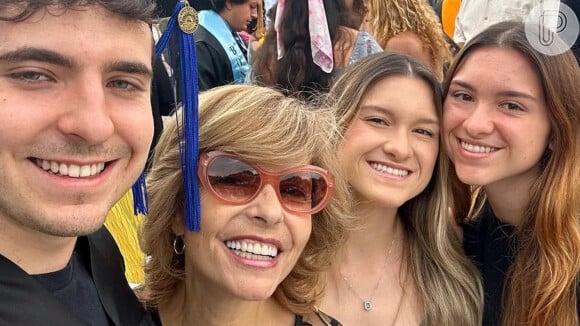 Filhas de Gugu Liberato, Sofia e Marina deixam rixa de lado, e entregam apelido do irmão, João Augusto, em formatura