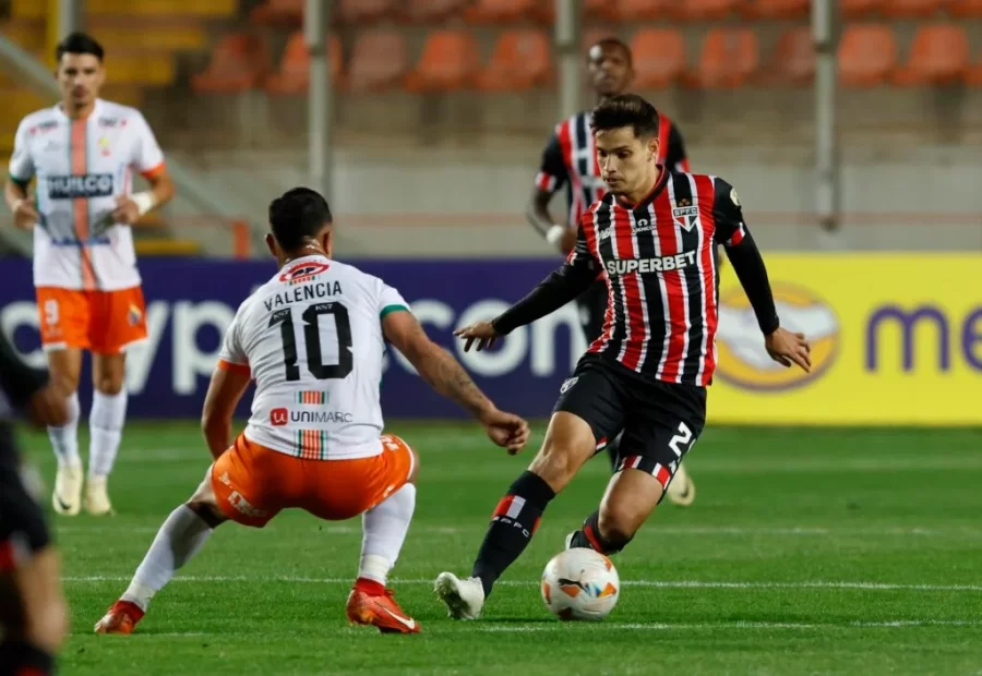 São Paulo vence Cobresal de virada e confirma classificação às oitavas da Libertadores