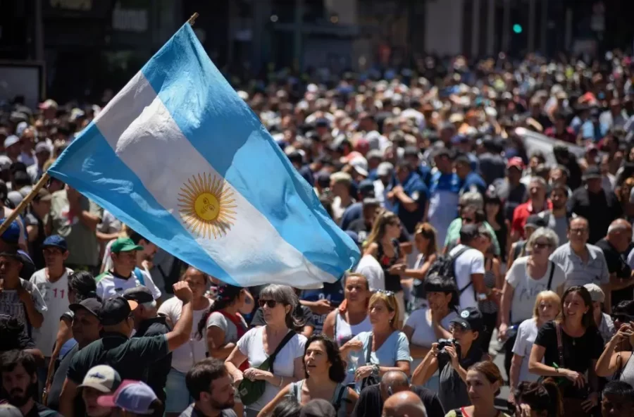 Sindicatos argentinos fazem greve geral contra governo Milei nesta quinta (9)