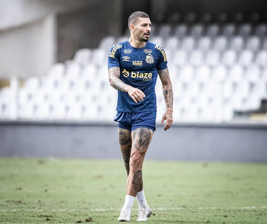 Com retorno de Alison, Santos goleia Juventus da Mooca em jogo-treino na Vila Belmiro