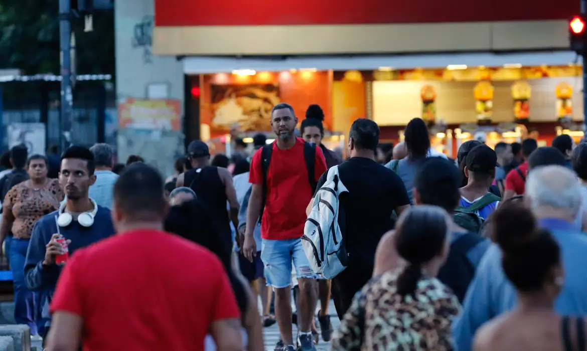 CUT faz marcha em defesa de servidores públicos e autônomos