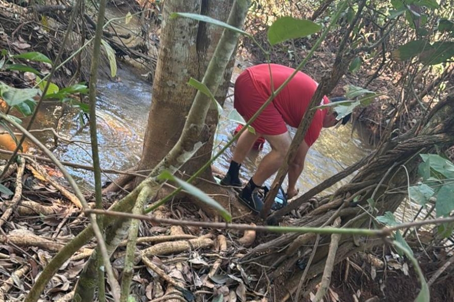 SUPOSTA DÍVIDA DE DROGAS: Polícia encontra corpo de jovem de 16 anos que foi jogado no rio após ter a cabeça decepada; suspeita foi presa em MS