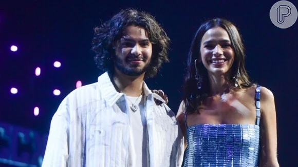 Bruna Marquezine deve encontrar Xolo Maridueña, ator já apontado como affair, em novo projeto internacional. Aos detalhes!