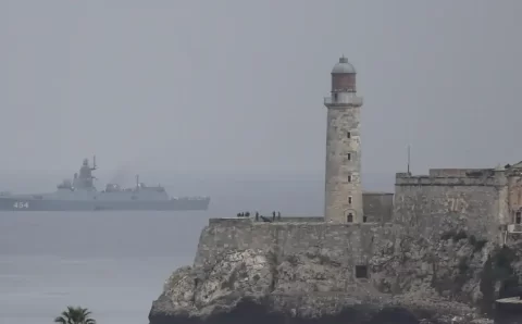 Navios de guerra russos entram no porto de Havana, em Cuba
