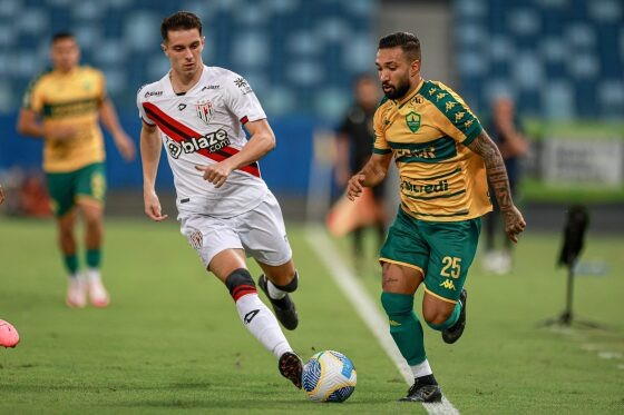 CAMPEONATO BRASILEIRO:   Walter garante empate sem gols e Cuiabá se mantém afastado do Z4