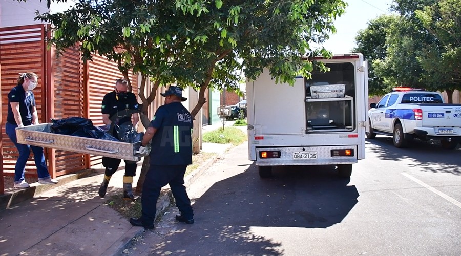 Morador é encontrado carbonizado em residência após imóvel pegar fogo