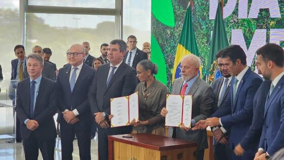 MT:   EM BRASÍLIA:   Governo de MT firma pacto federativo com União e Estados para combate aos incêndios no Pantanal e Amazônia