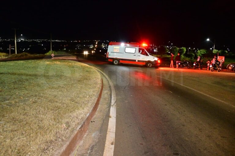 EM RONDONÓPOLIS:  Jovem de 19 anos fica ferido após perder o controle de motocicleta no Anel Viário