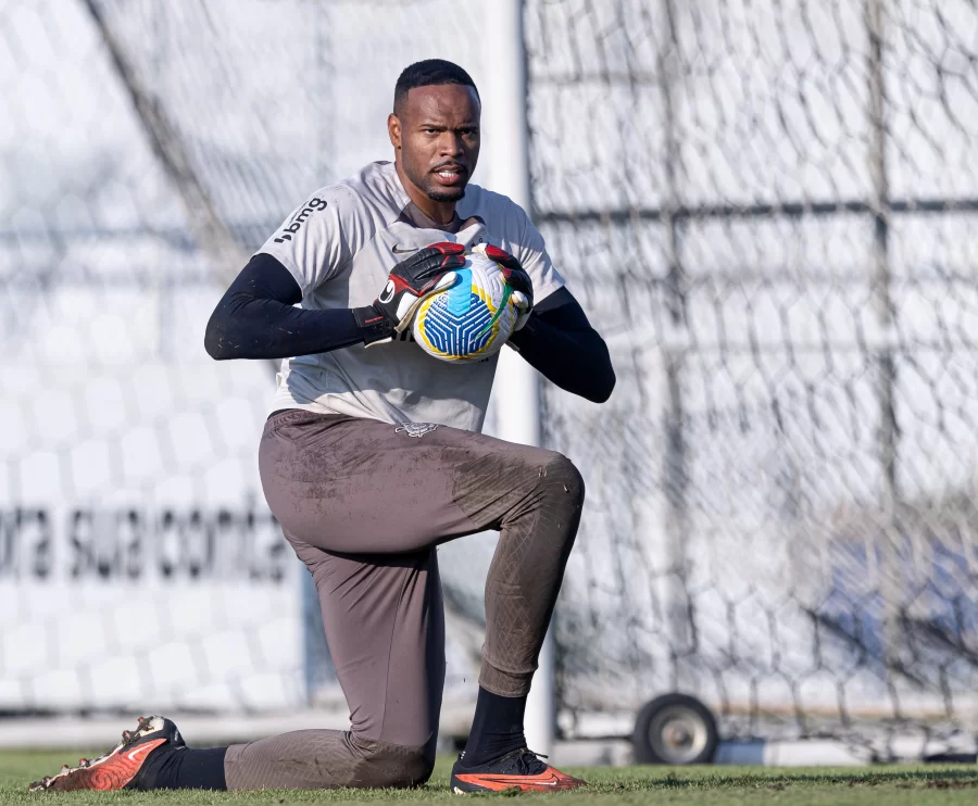 Goleiro Carlos Miguel decide deixar o Corinthians para jogar na Inglaterra