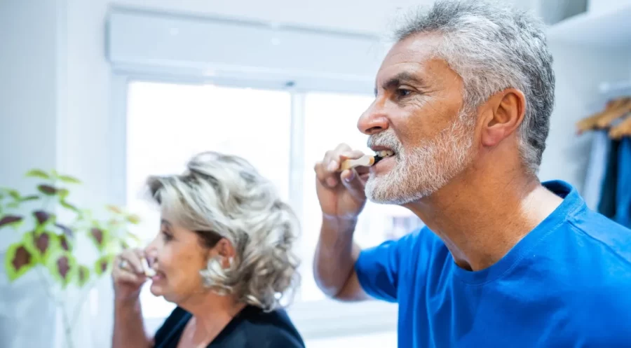 Saúde bucal influencia o bem-estar emocional de idosos, mostra estudo