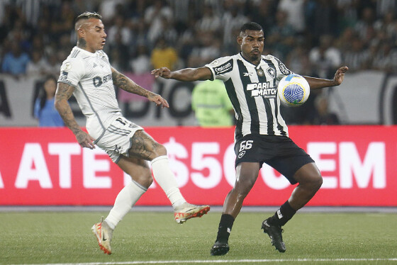 CAMPEONATO BRASILEIRO:   Botafogo vence Atlético-MG e se mantém na cola da liderança do Brasileiro