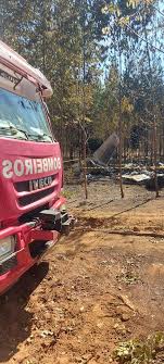 Corpo de Bombeiros atende ocorrência de avião que pegou fogo ao cair em plantação